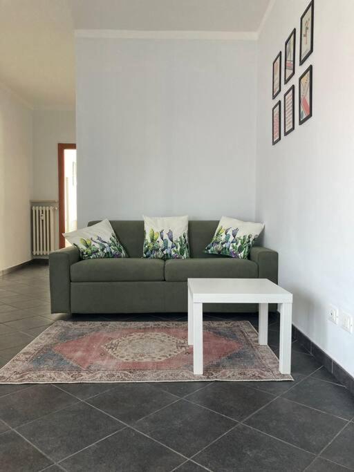 Appartamento Borgo Rane Alba  Esterno foto